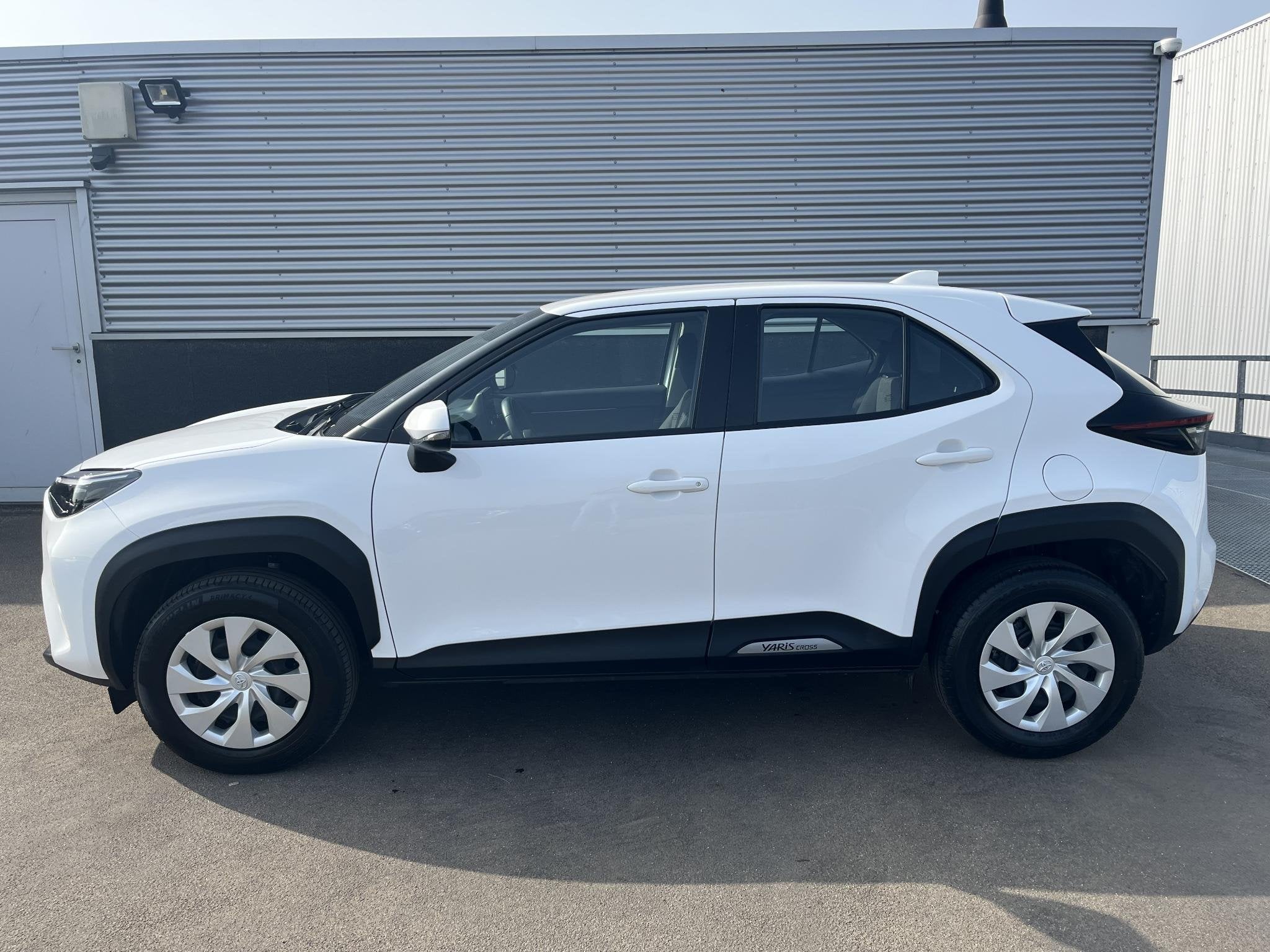 Toyota Yaris Cross 1.5 Hybrid 115 Active Edition Smart Key,, Stof, Gebruikt, 116 pk, Wit