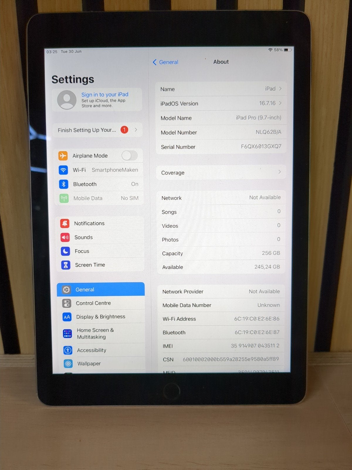iPad 9.7 inch 256GB, 10 inch, Apple, Apple iPad, Amsterdam