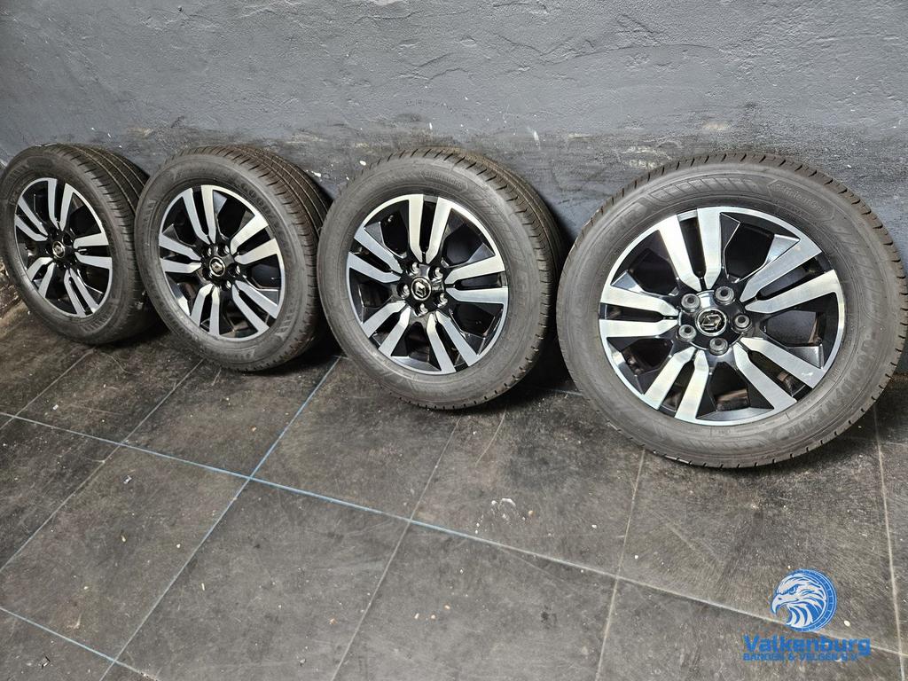 8-9mm! Originele Renault Trafic Facelift 17 inch zwarte velg, -, -, Banden en Velgen, 17 inch