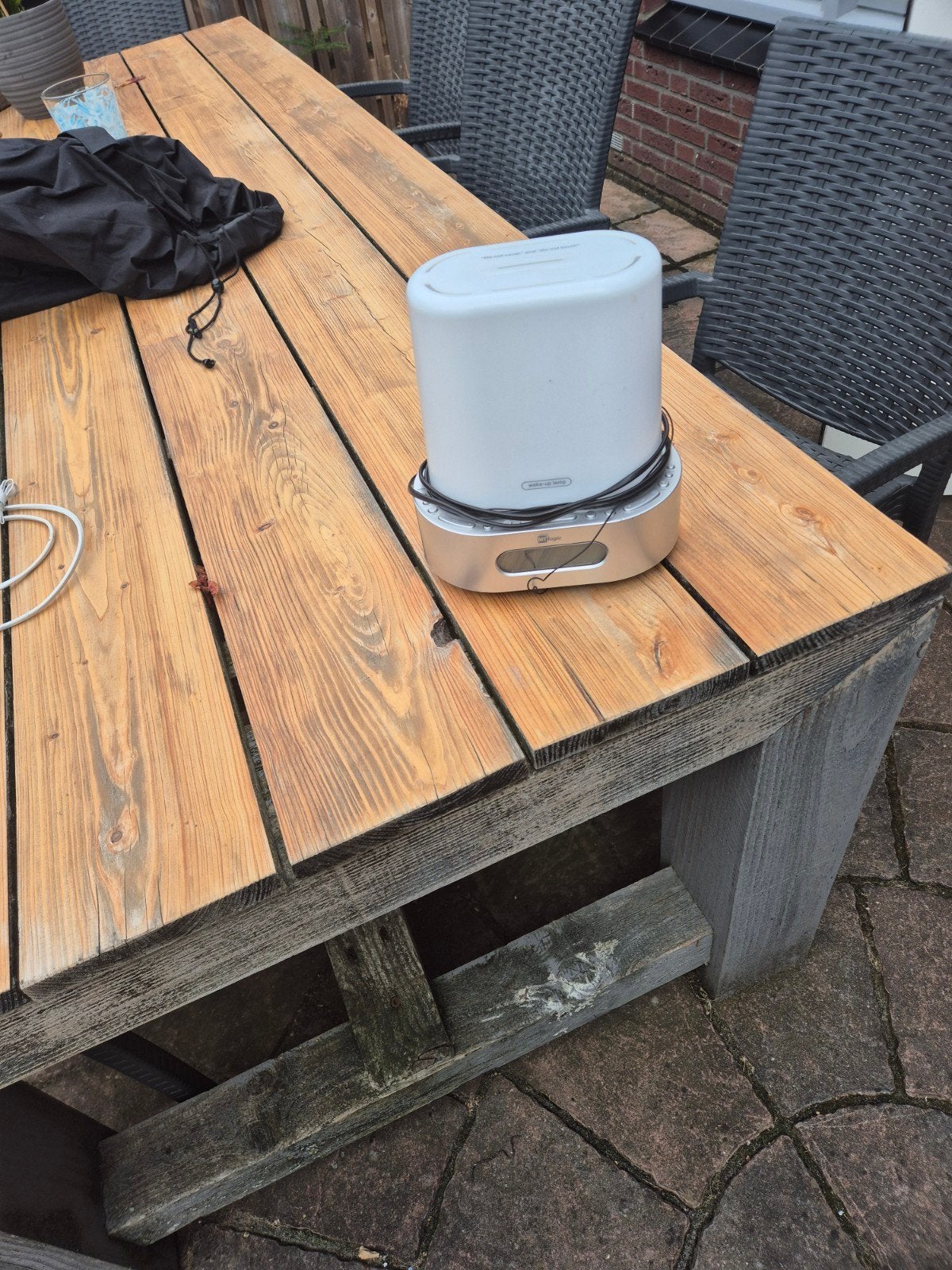 MT Logic Wekker Radio met Wake-up Lamp, Ophalen of Verzenden, Gebruikt, Digitaal