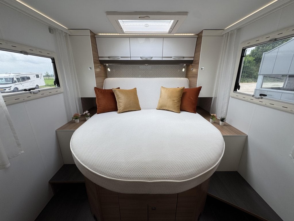 Adria Matrix 670 DC GT Edition Automaat Luchtvering, Caravans en Kamperen, Campers, Automaat, Fiat, Bedrijf, Diesel