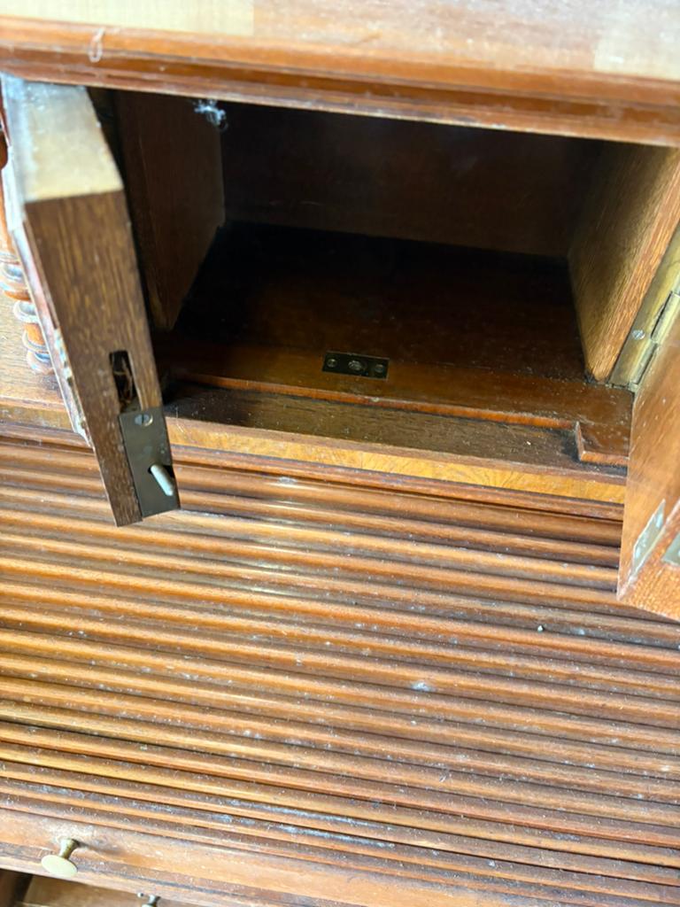 Antiek houten kastje, Ophalen