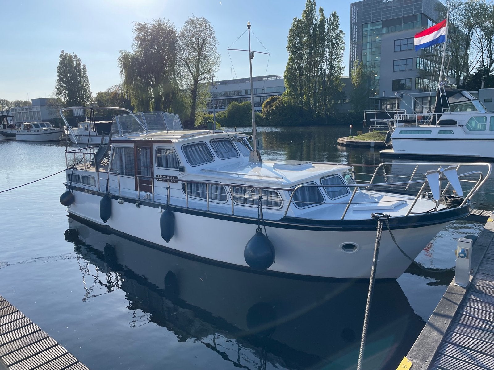 Romanza Kruiser 9.6m - Comfortabel en Zelfvoorzienend, Watersport en Boten, Motorboten en Motorjachten, Gebruikt, Binnenboordmotor