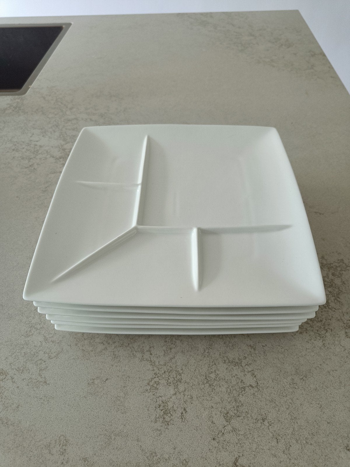 Squito Yong Servies borden, schalen, mokken, Ophalen, Zo goed als nieuw, Effen, Porselein
