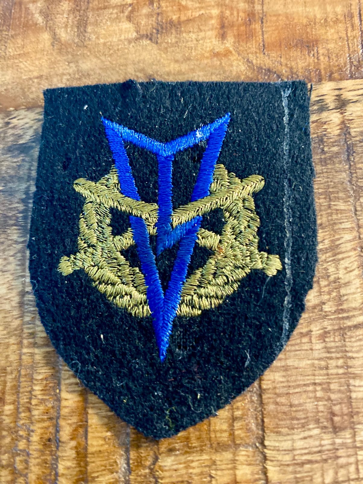 Embleem Militaire Lichamelijke Vorming MLV, Verzenden, Landmacht, Nederland, Embleem of Badge