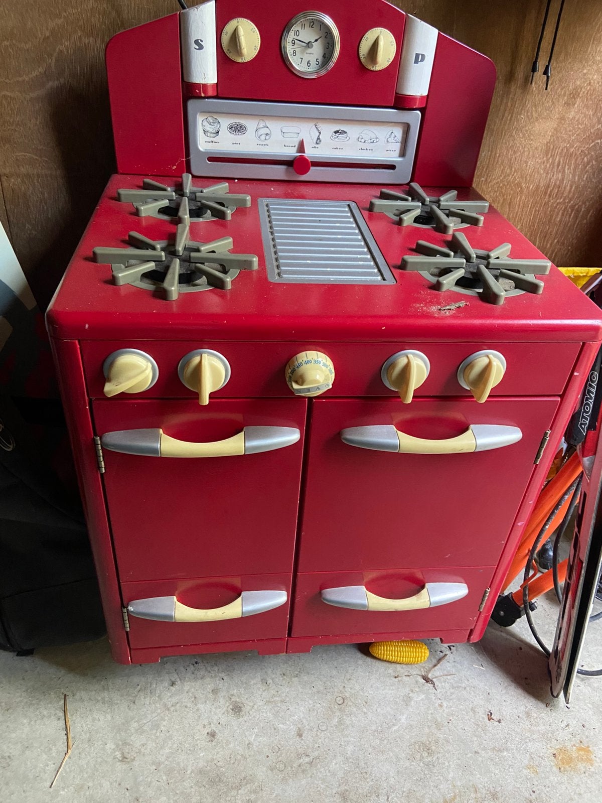 Leuke speelkeuken. Inclusief pannen en potjes en nep groente, Ophalen, Gebruikt, Hout, Speelkeuken