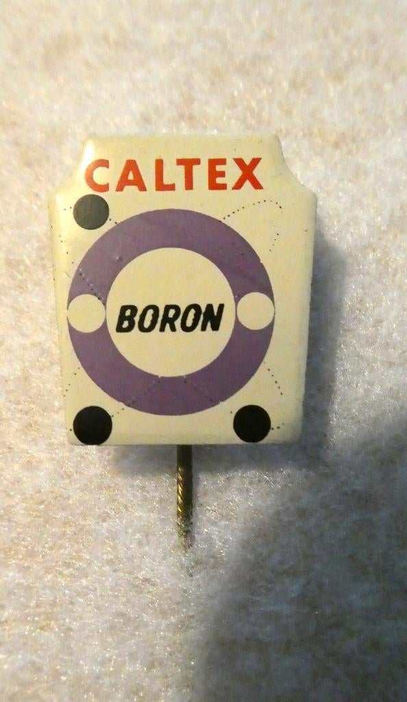 Speldje / Vintage / Caltex 2 stuks, Verzamelen, Verzenden, Gebruikt, Overige typen