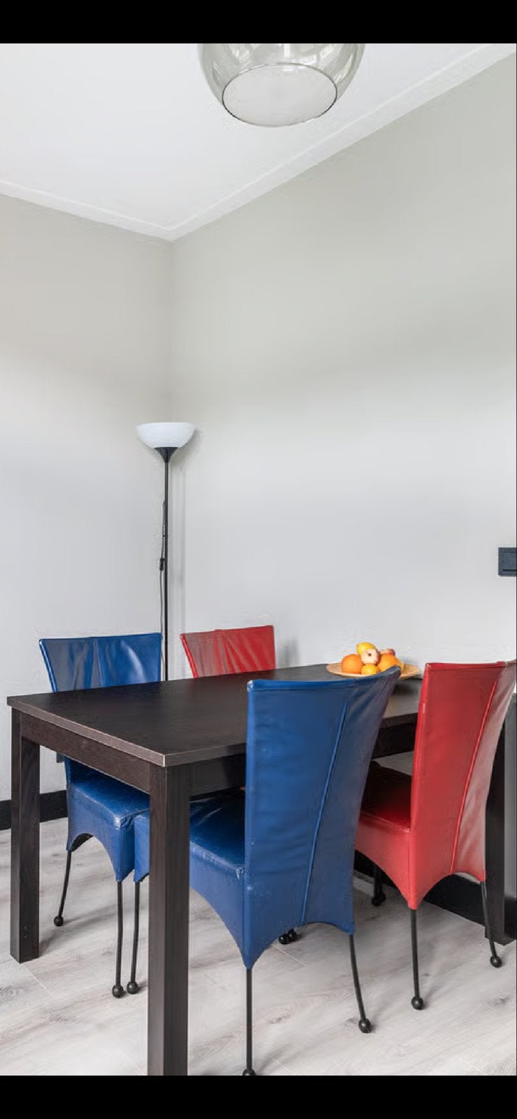 Uitschuifbare IKEA Bjursta eettafel - Zo goed als nieuw, Huis en Inrichting, Tafels | Eettafels, Ophalen, 100 tot 150 cm, 50 tot 100 cm