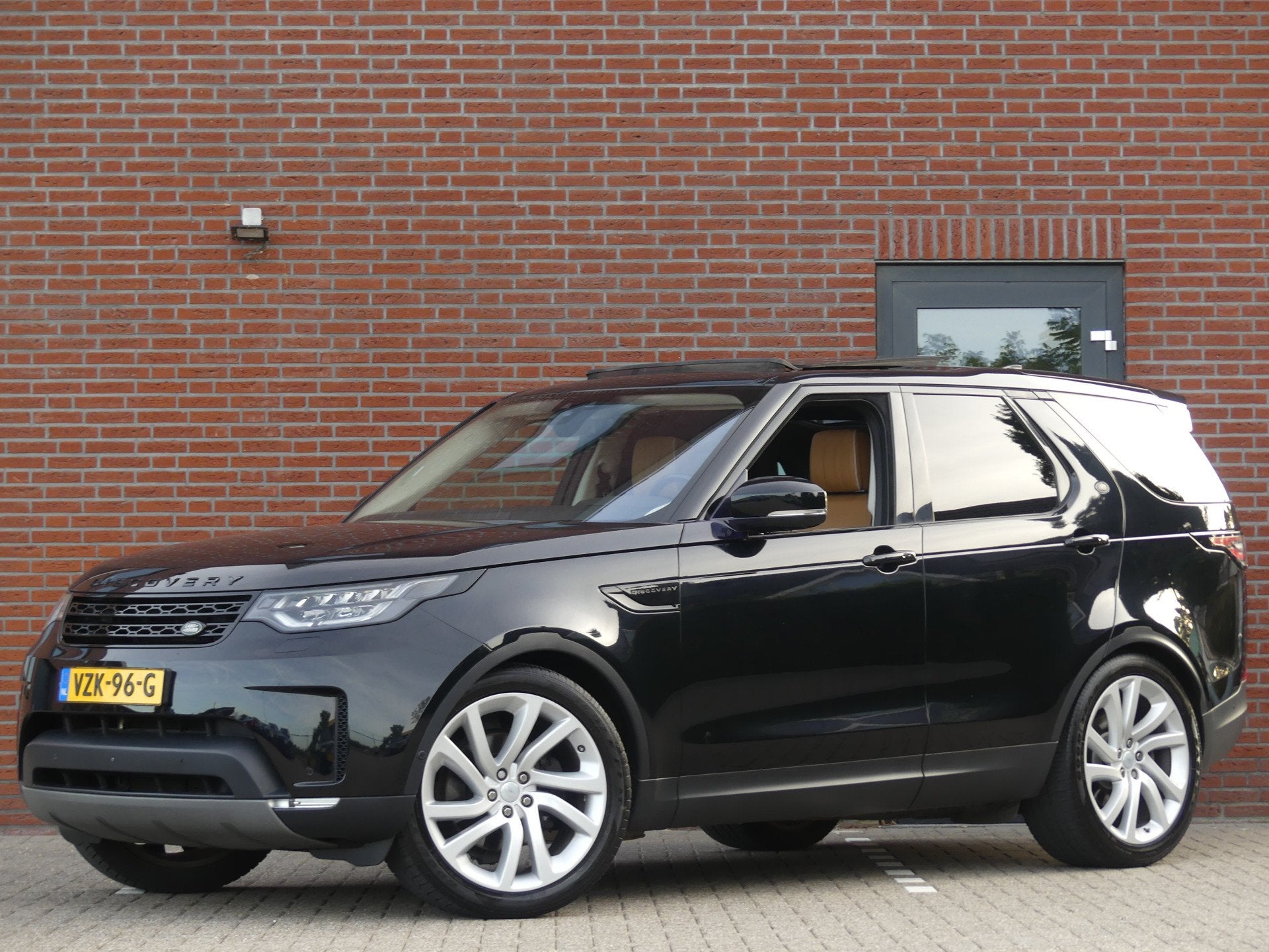 Land Rover Discovery 3.0 TD6 HSE Grijs kenteken Luchtvering/, Auto's, Automaat, 2361 kg, 249 pk, Euro 6