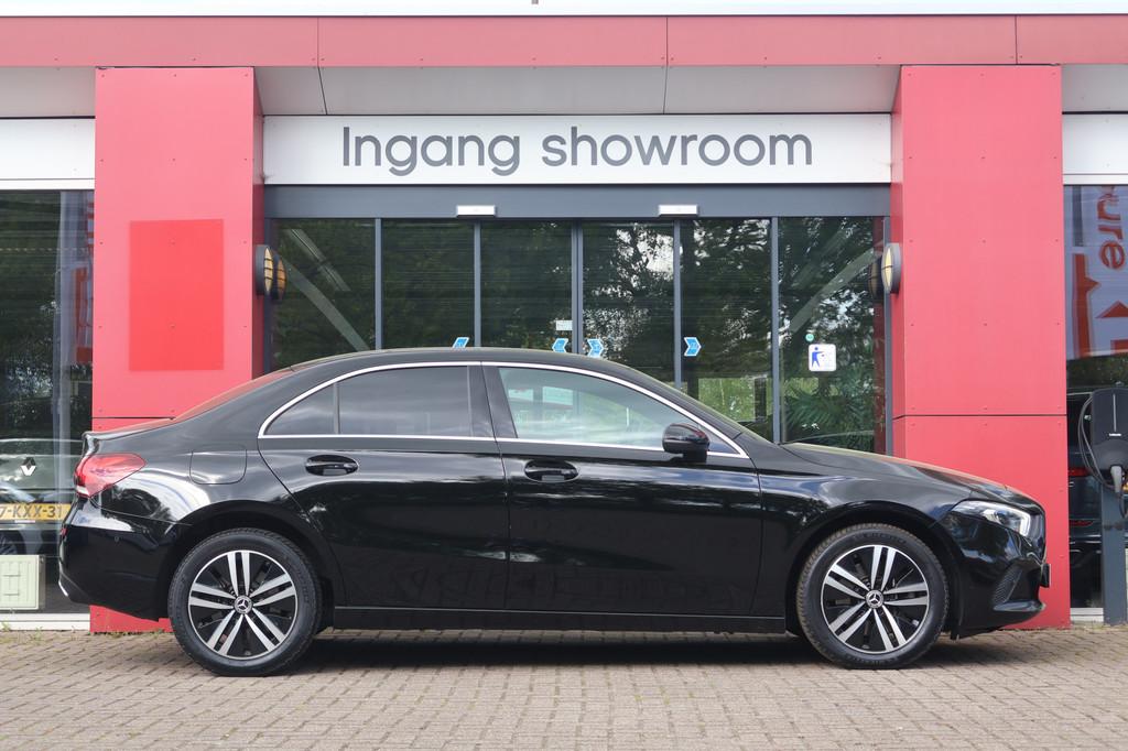 Mercedes-Benz A-Klasse 250 e Business Solution Luxury Limite, Gebruikt, 4 cilinders, Zwart, Bedrijf