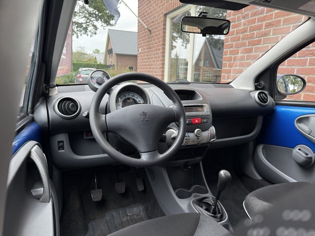 Peugeot 107 1.0-12V XR NIEUWE APK / RIJDT GOED / RIJKLAAR, Auto's, Voorwielaandrijving, Stof, Gebruikt, Zwart