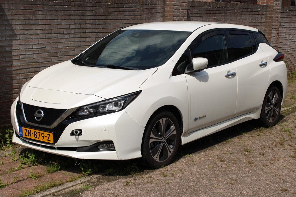Nissan Leaf Tekna 40 kWh//BATTERY PACK DEFECT! (bj 2019), Auto's, Nissan, Gebruikt, Zwart, 150 pk, Wit