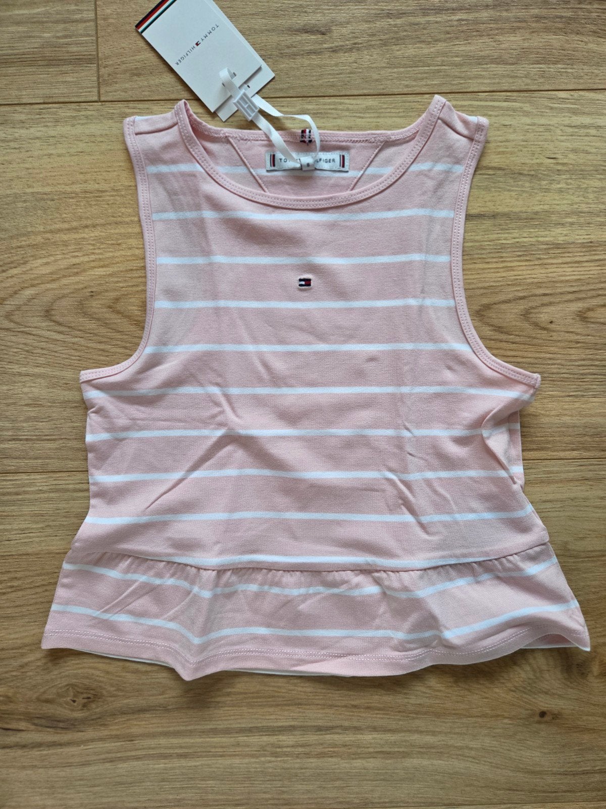 Top Tommy Hilfiger, maat 128. Nooit gedragen, Meisje, Nieuw, Ophalen of Verzenden, Tommy Hilfiger