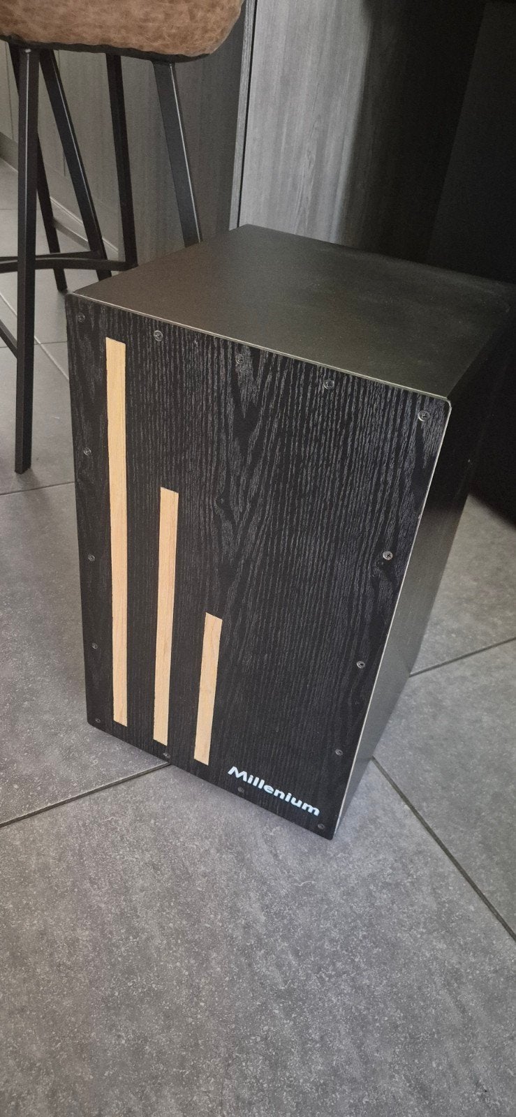 Millenium Cajon - Zwart met houten accenten, Ophalen, Zo goed als nieuw, Overige soorten