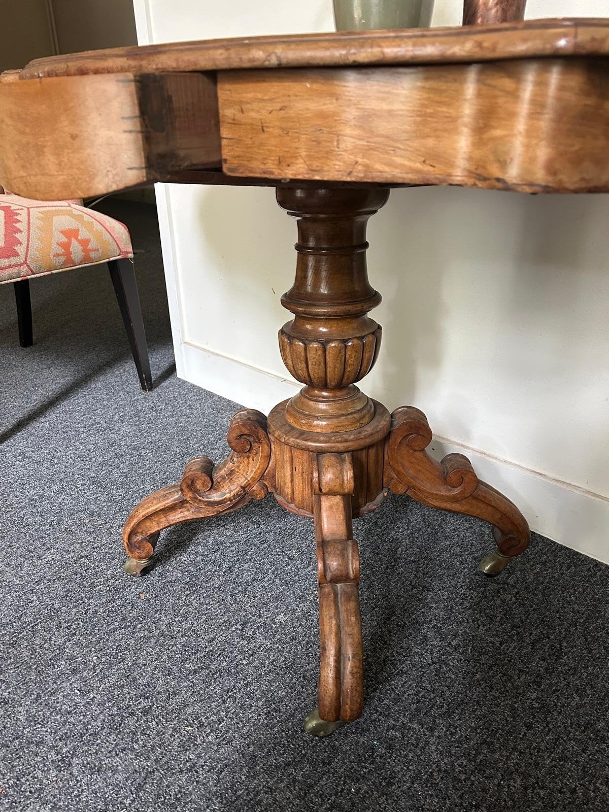 Antieke houten salontafel met lade, Ophalen