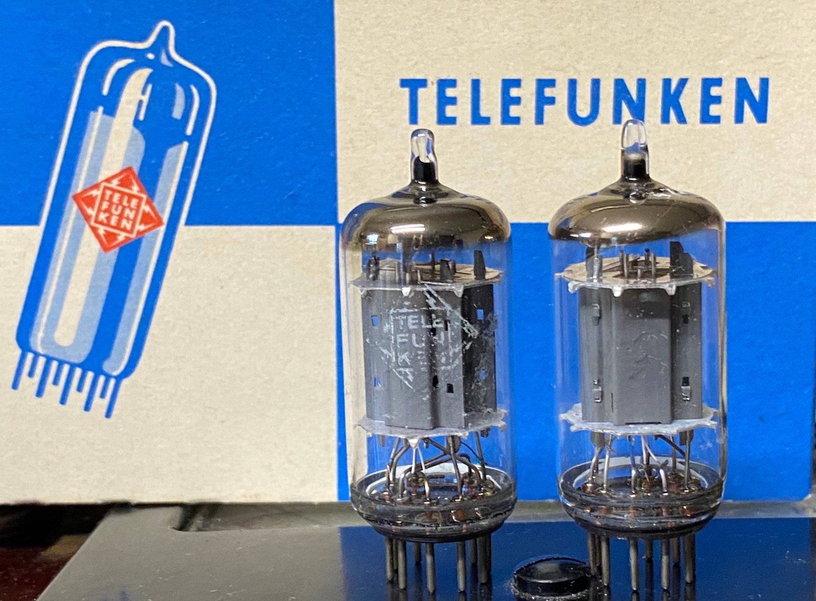 ECC82 Telefunken<> en Mullard Longplate 12AU7 en Philips RCA, Ophalen of Verzenden