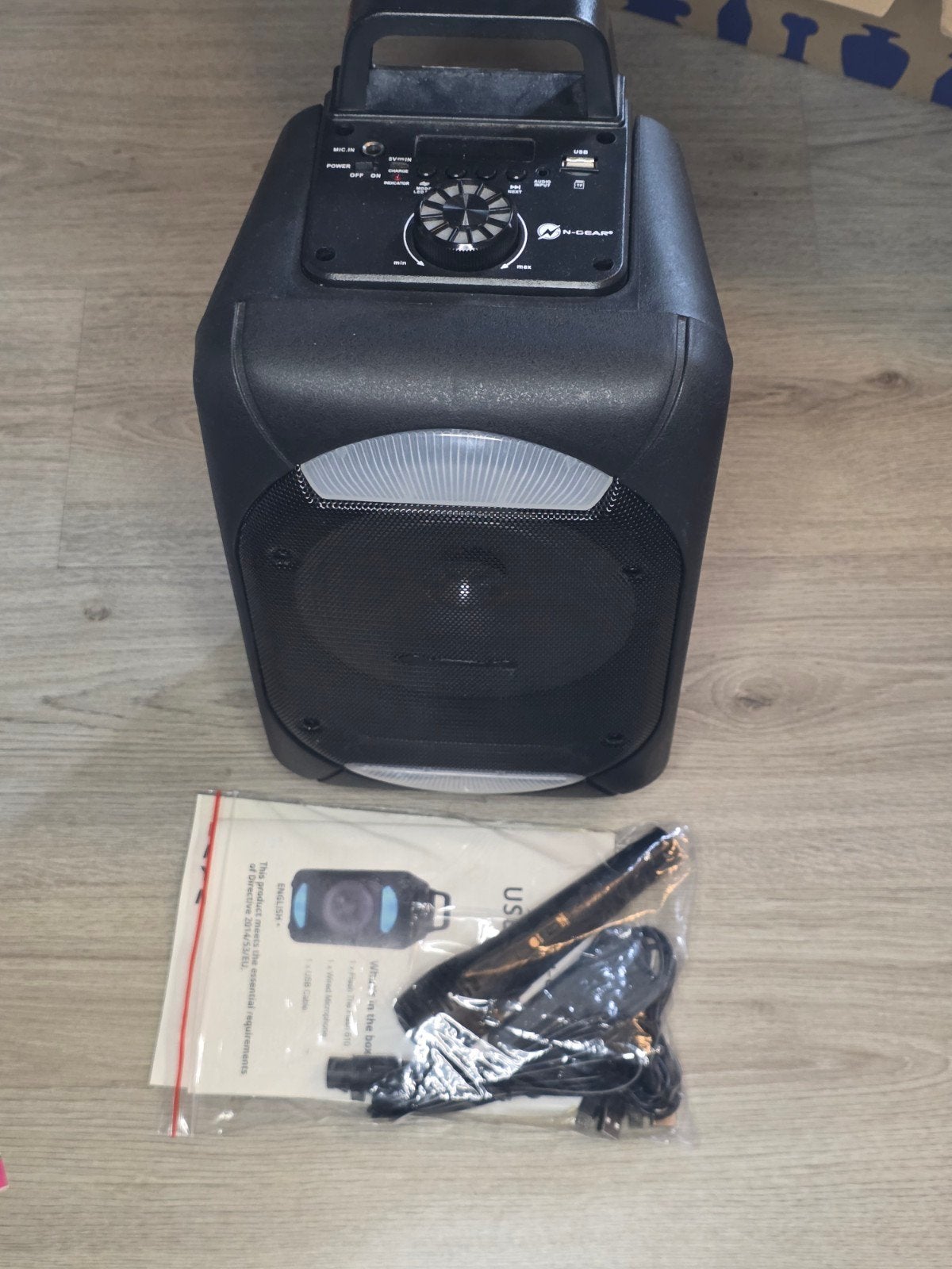N-GEAR Party Speaker met Microfoon en USB-aansluiting, Overige merken, Ophalen of Verzenden, Zo goed als nieuw, Inclusief microfoon