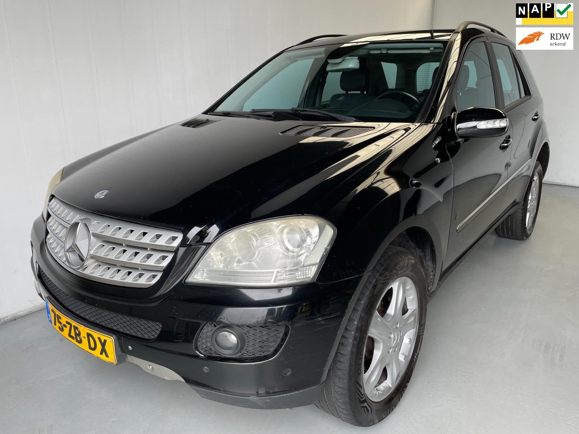 Mercedes-Benz M-klasse 280 CDI Leer Navi Climate+Cruise cont, Auto's, Automaat, Gebruikt, Zwart, 190 pk
