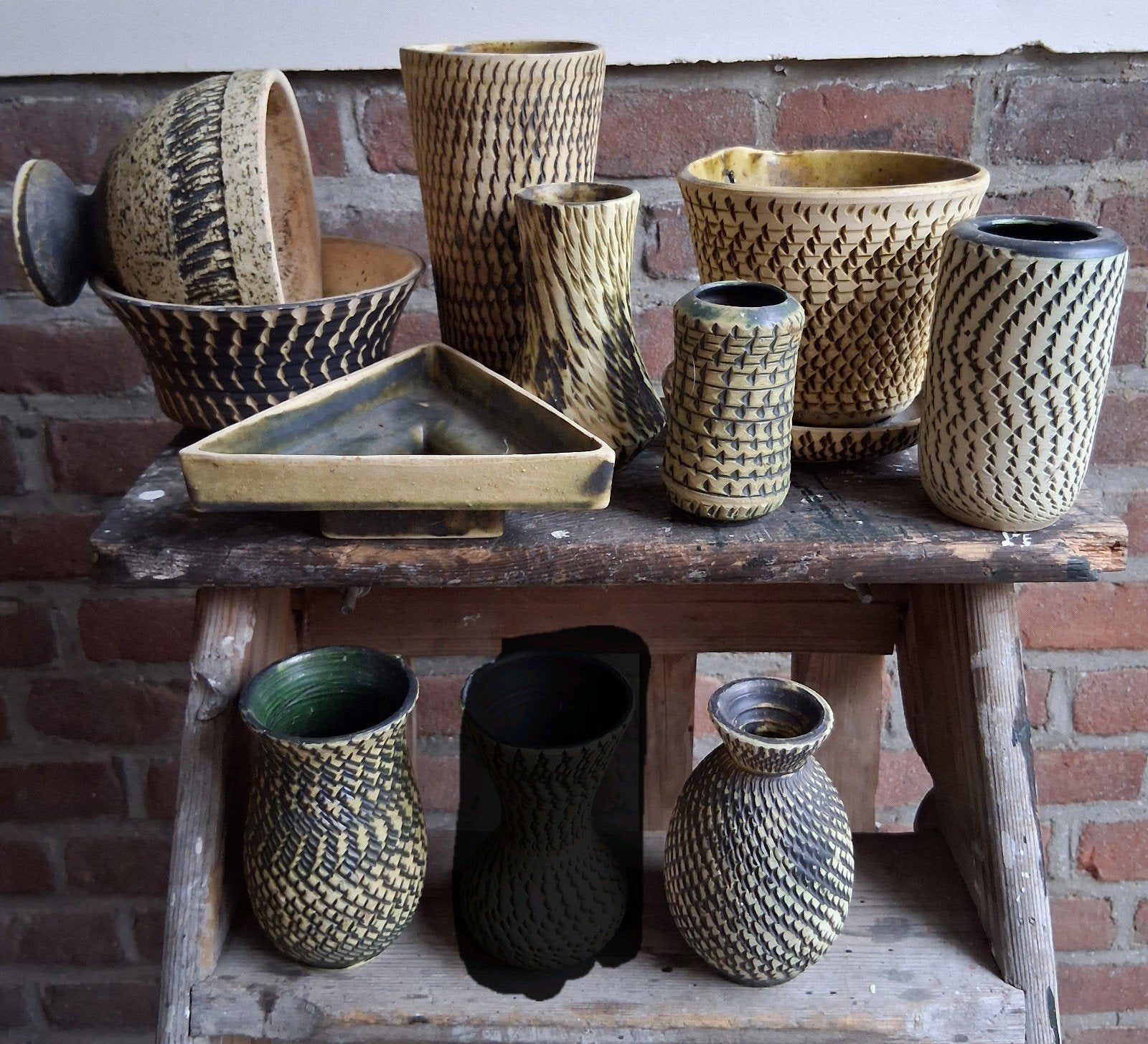 Vintage aardewerk vaas pot e.d.
Van 10 tot 15 cm hoog.
Ongea, Ophalen of Verzenden