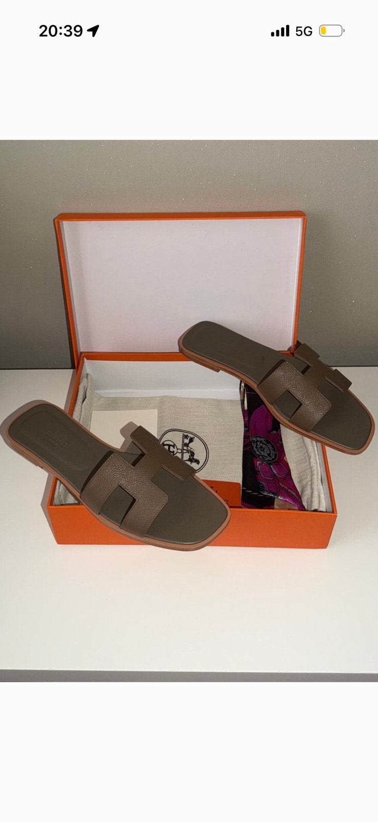 Hermes oran Taupe maat 40, Ophalen of Verzenden, Nieuw, Bruin, Sneakers of Gympen