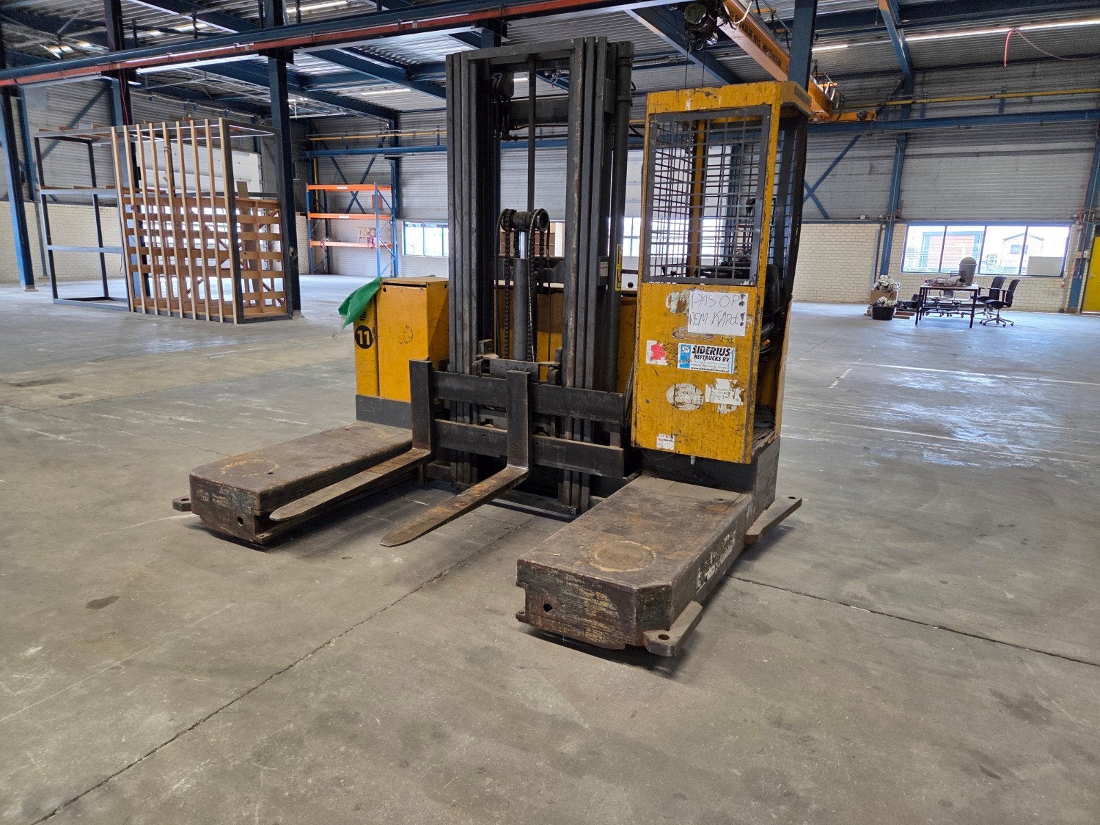 Baumann Zijlader 4-weg elektrisch 3000kg met lader, Zakelijke goederen, Machines en Bouw | Heftrucks en Intern transport, Baumann