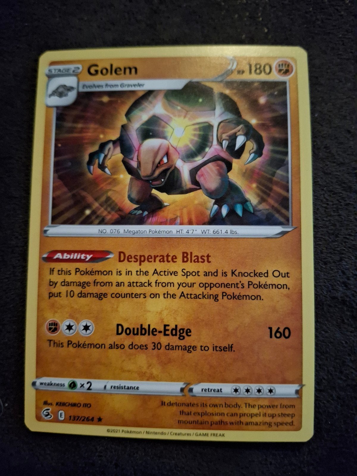 Pokémon Kaart Golem 137/264 - Fusion Strike, Ophalen of Verzenden, Zo goed als nieuw, Losse kaart