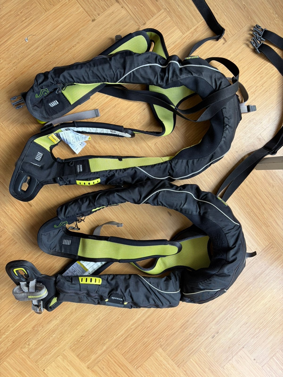 2x Spinlock Deckvest Harness 275N PLB MOB1 OceanSignal, Ophalen, Gebruikt, Dame of Heer, Reddingsvest of Zwemvest