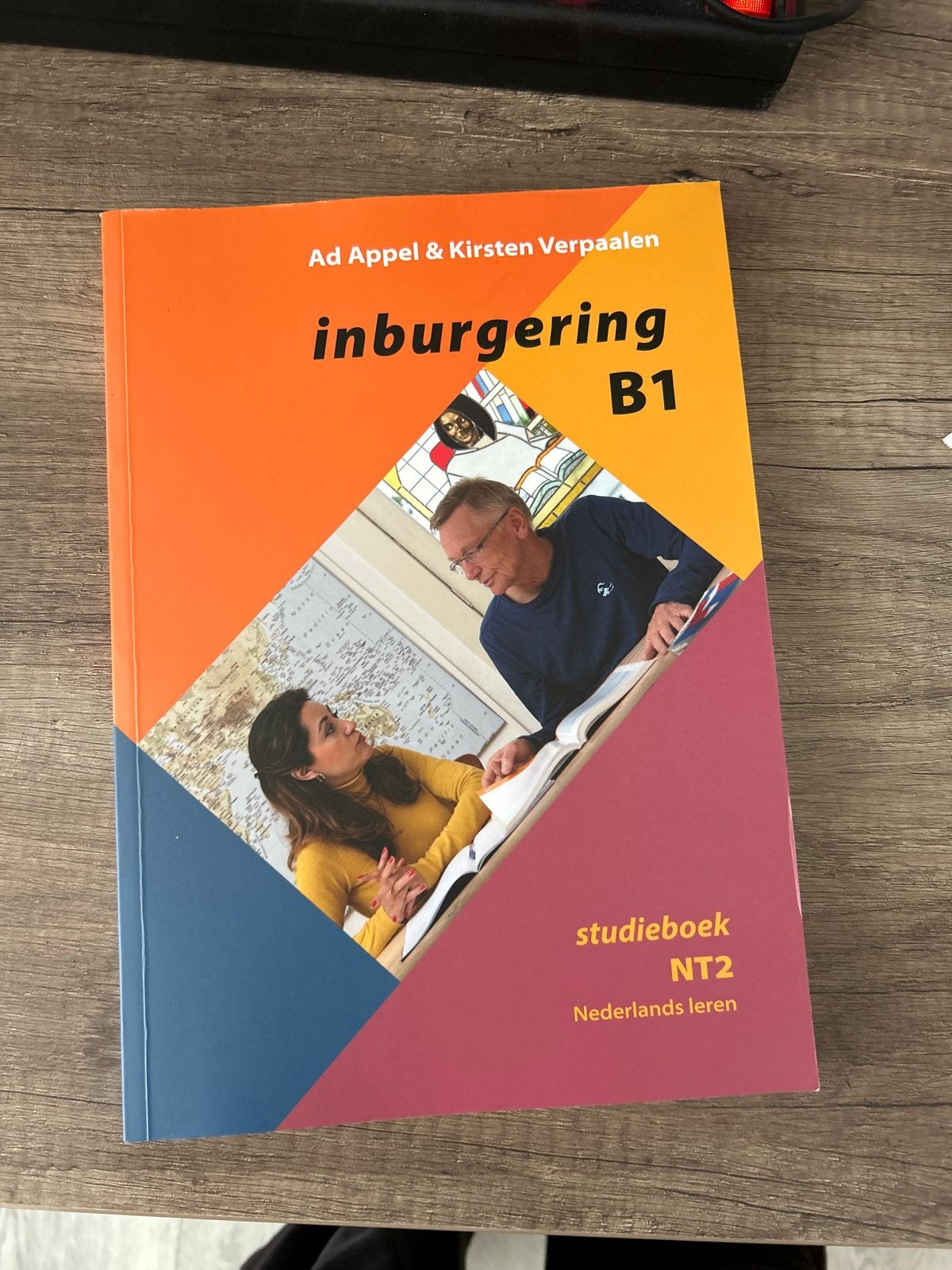 Inburgering B1 studieboek NT2 Nederlands leren, Ophalen of Verzenden, Zo goed als nieuw, Overige niveaus