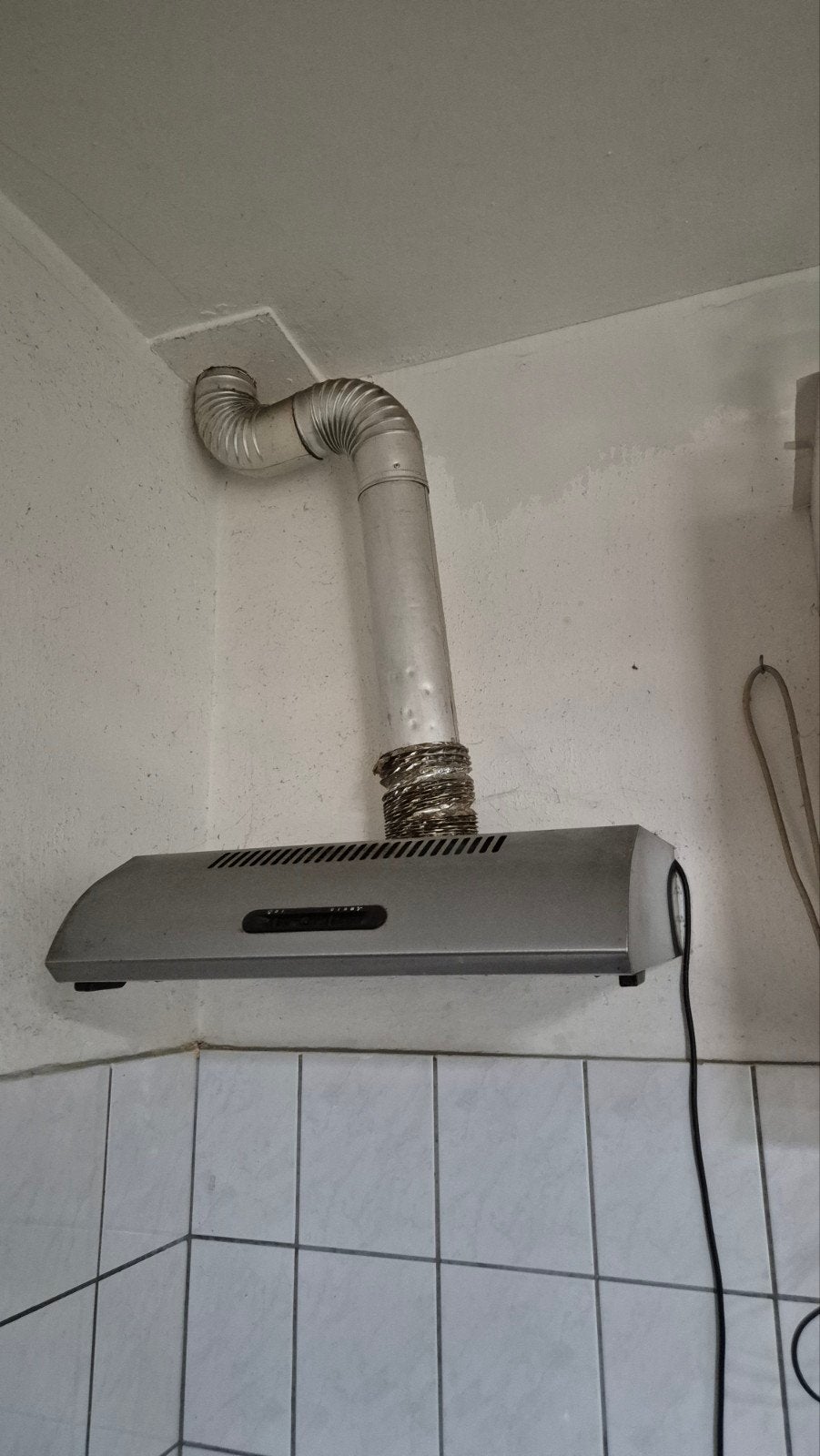 Afzuigkap met afvoerslang - Gebruikt, Witgoed en Apparatuur, Ophalen, Gebruikt, Minder dan 200 m³ per uur, Onderbouw afzuigkap