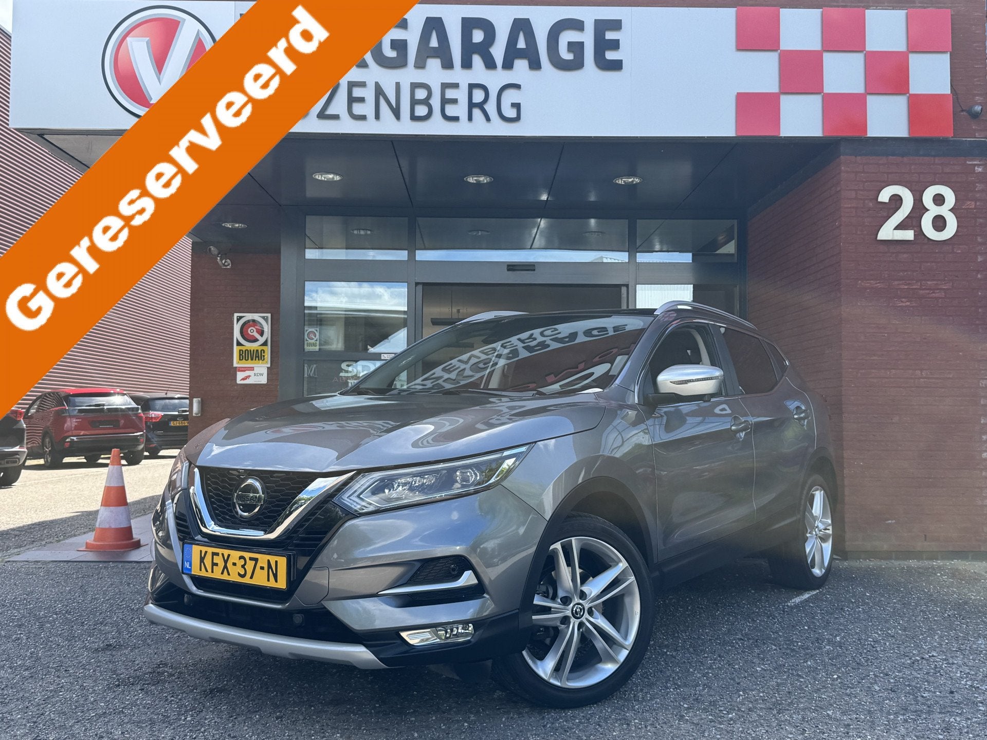 Nissan QASHQAI 1.3 DIG-T N-Connecta // FULL LED // PANO-DAK, Voorwielaandrijving, Gebruikt, 4 cilinders, Origineel Nederlands