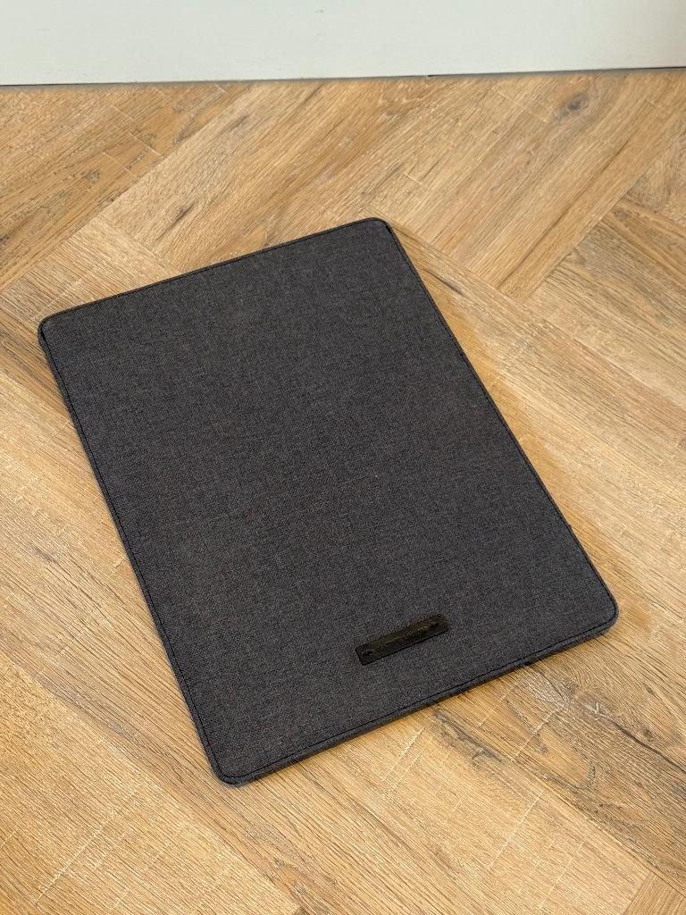 Heel goed zwart grijs Native Union Stow Slim 12,9" sleeve, Ophalen of Verzenden, Zo goed als nieuw, Native Union, Bescherming voor- en achterkant