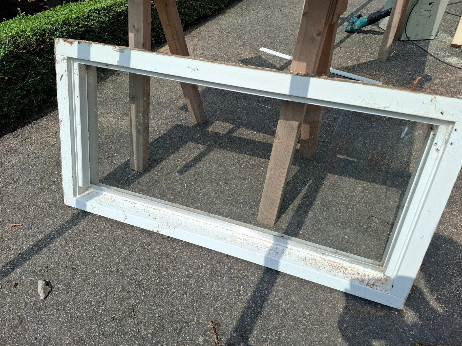 2 hardhouten stalramen schuurramen, Doe-het-zelf en Verbouw, Kozijnen en Schuifpuien, Gebruikt, Raamkozijn, 75 tot 150 cm, Hout