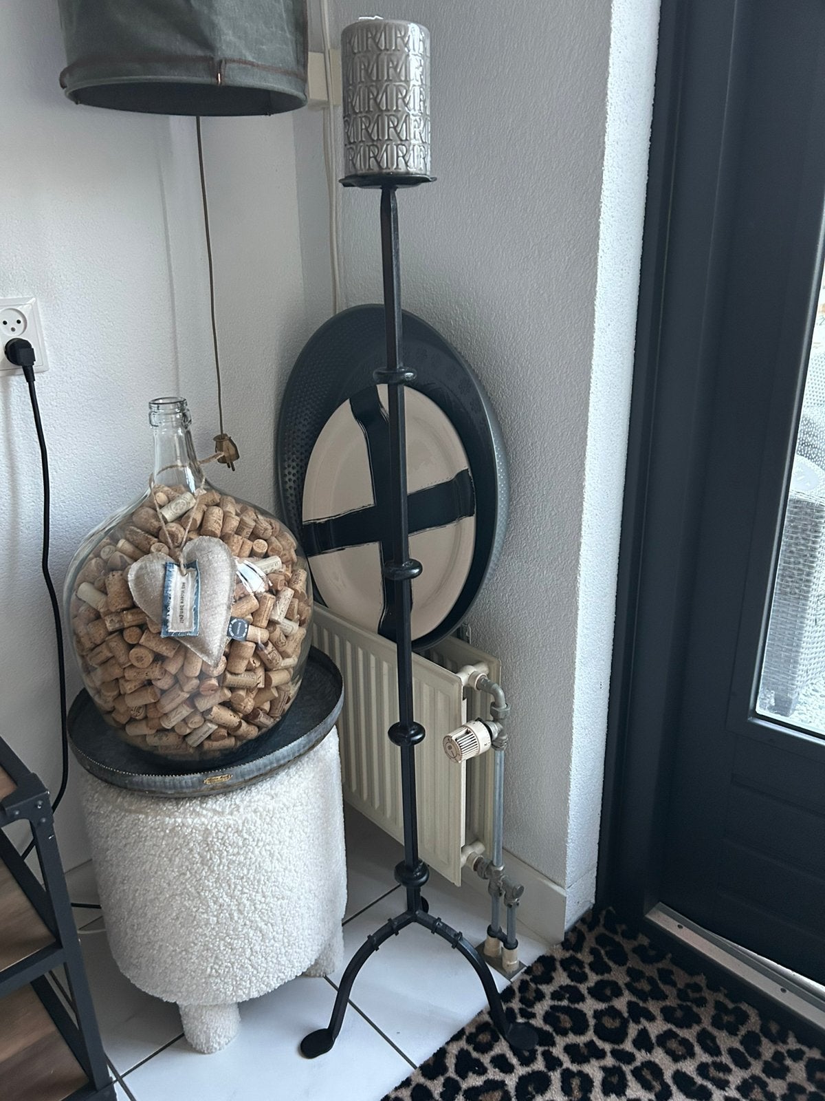 Stoere zwarte gietijzeren kandelaar 122 cm hoog, Huis en Inrichting, Woonaccessoires | Kandelaars en Kaarsen, Ophalen, Overige materialen