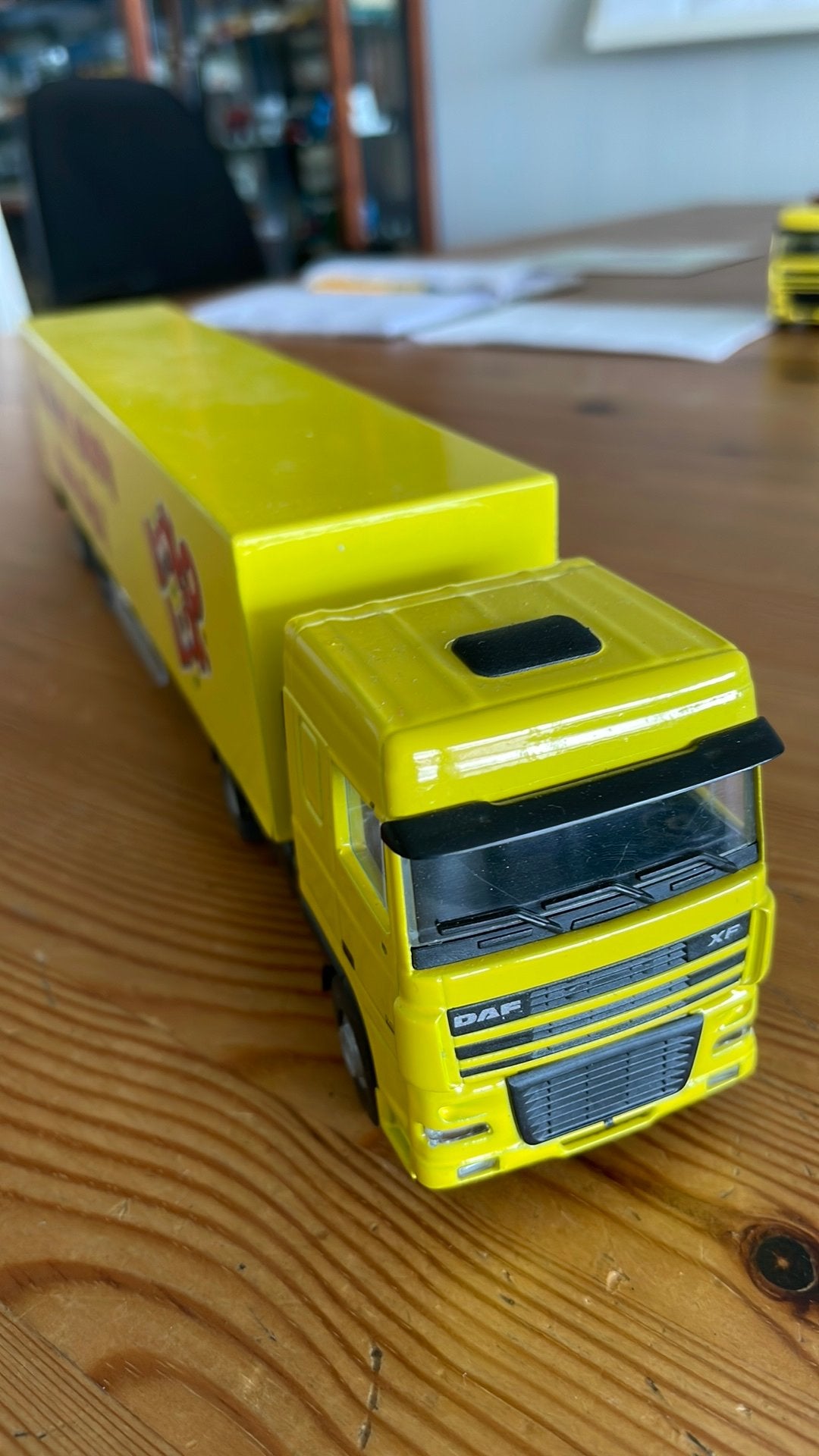 Daf XF 95 480 truck met oplegger “Look o Look”, Ophalen of Verzenden, Zo goed als nieuw, Bus of Vrachtwagen, Lion Toys