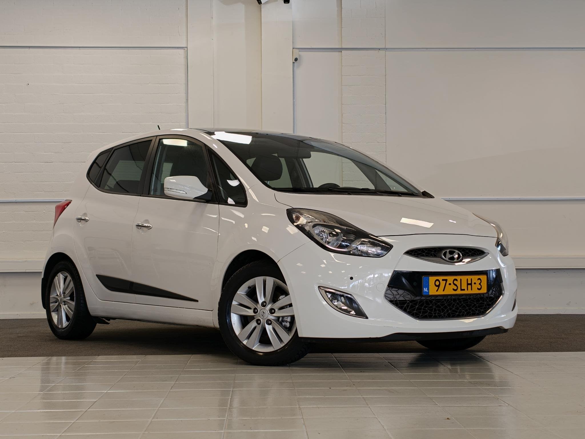 Hyundai Ix20 1.6i i-Catcher Automaat Navi Schuif/kanteldak T, Euro 5, 4 cilinders, Wit, Bedrijf