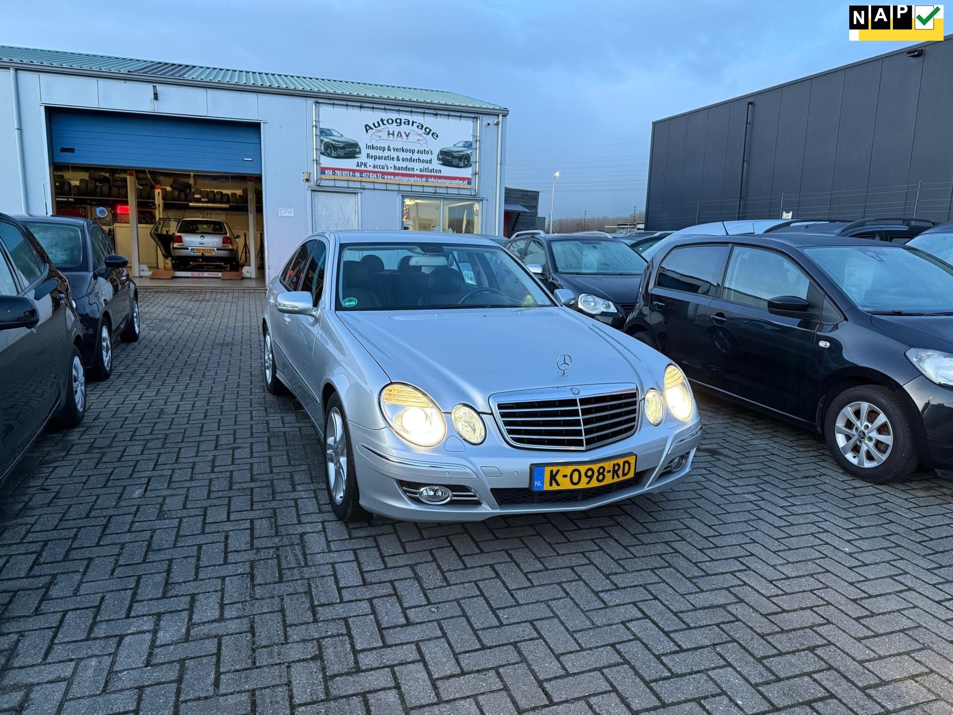 Mercedes-Benz E-klasse 200 K. Avantgarde|LPG-G3|Automaat|Apk, Auto's, Automaat, Achterwielaandrijving, Gebruikt, 4 cilinders