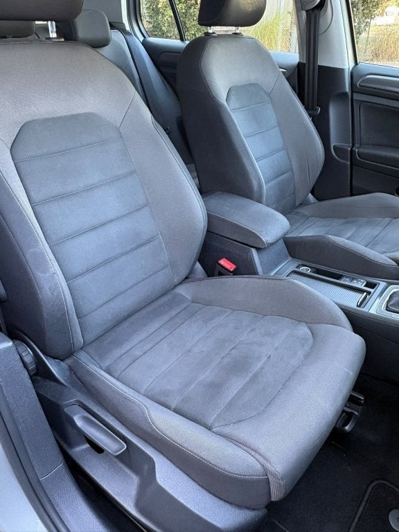 Foto 8 van Volkswagen Golf 1.0 TSI HighLine DAB Stoelvw PDC ACC Massage