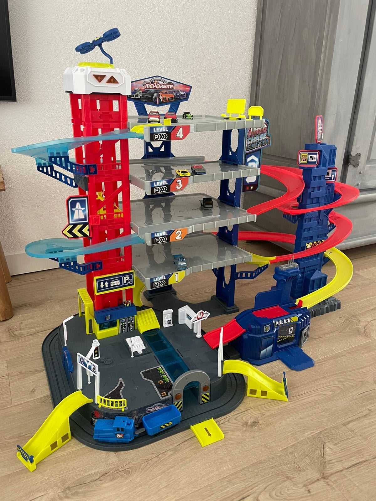 Majorette auto garage, Kinderen en Baby's, Speelgoed | Racebanen, Ophalen, Zo goed als nieuw, Handmatig, Overige merken