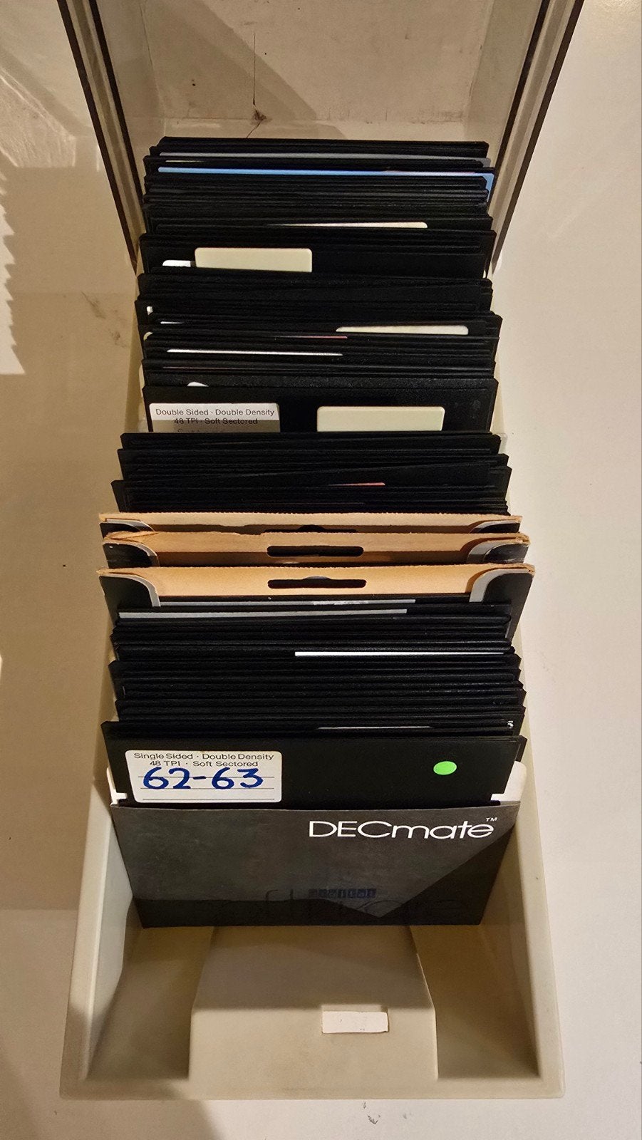 Commodore 64 5,25" diskettes 84x programma/tools, Computers en Software, Vintage Computers, Ophalen of Verzenden, Commodore 64