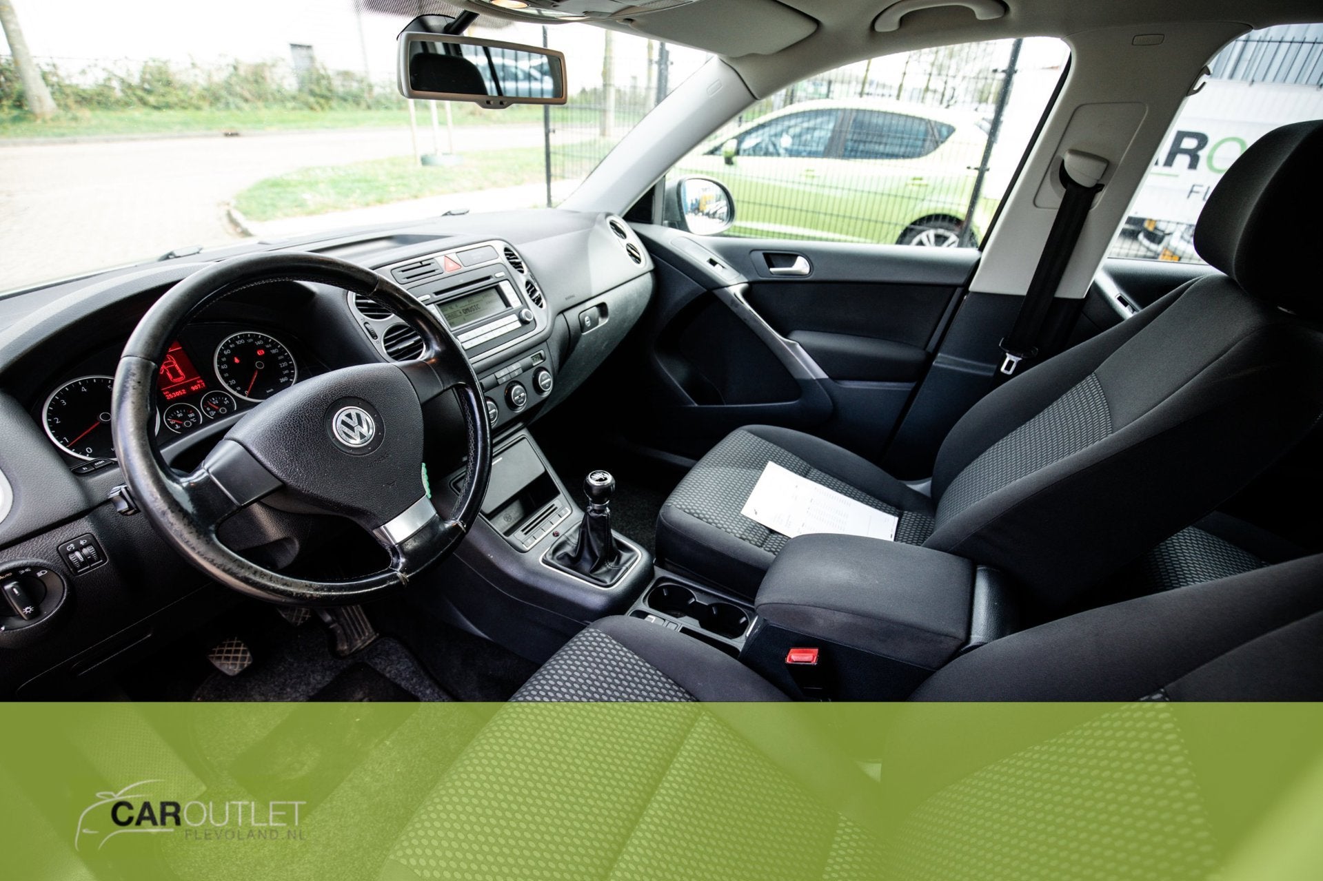 Foto 17 van Volkswagen Tiguan 1.4 TSI Comfort&Design 4Motion Apk Rijklaa