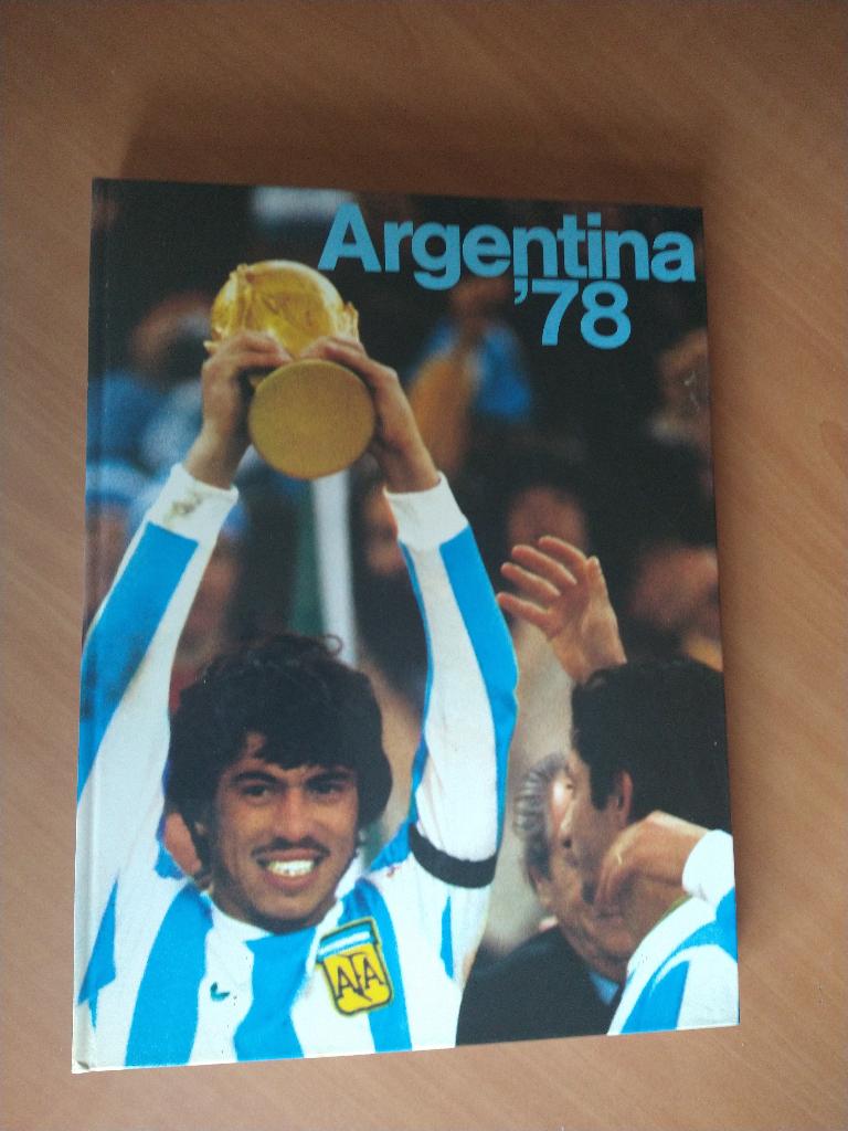 Argentina '78 - WK voetbal 1978, Boeken, Ophalen of Verzenden, Zo goed als nieuw, Balsport