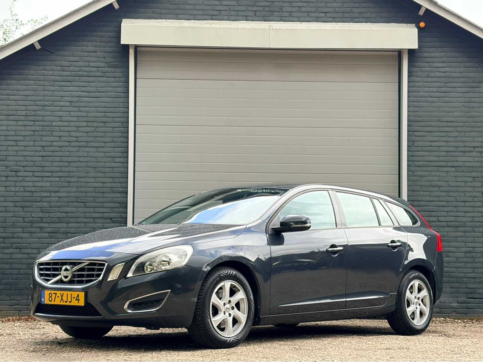 2012 Volvo V60 1.6 T3 Kinetic Personenauto, Auto's, Voorwielaandrijving, Gebruikt, 4 cilinders, 150 pk