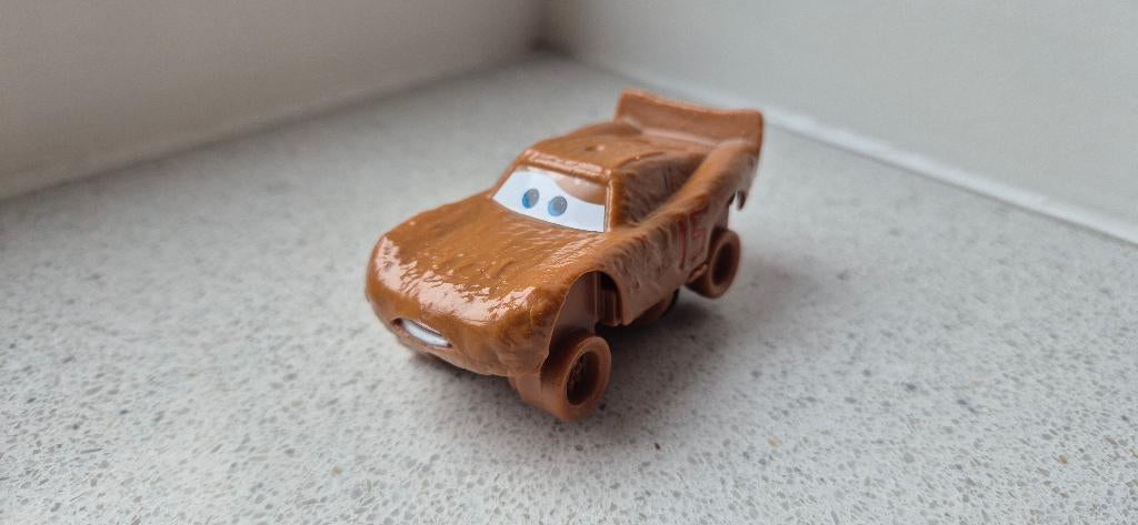 Disney Pixar Cars Chester Whipplefilter #15 Crazy Crasher, Kinderen en Baby's, Speelgoed | Speelgoedvoertuigen, Ophalen of Verzenden