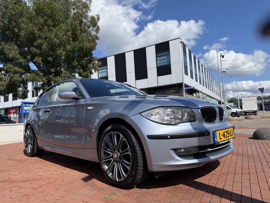 Foto 7 van BMW 1-serie 116i airco 6 versn navigatie 174dkm (bj 2009)
