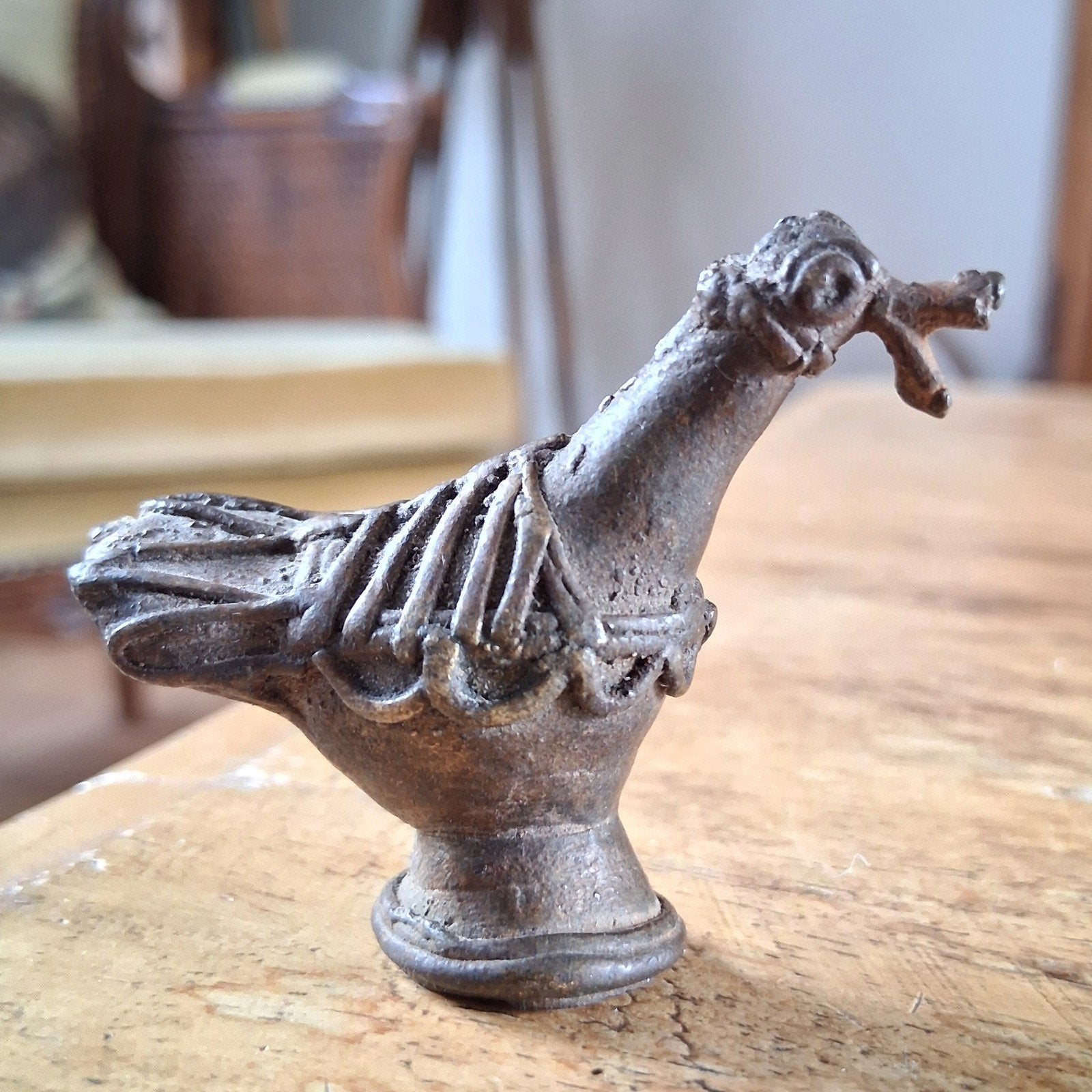 Dit is een charmant antiek bronzen beeldje eend vogel tamper, Ophalen of Verzenden