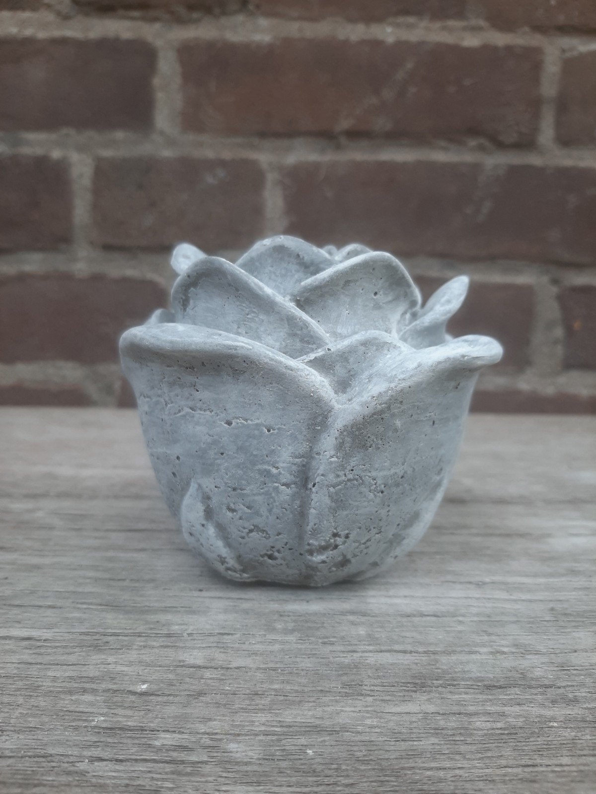 Betonnen roosje bakje potje roos beton, Ophalen of Verzenden, Rond, Minder dan 25 cm, Minder dan 40 cm