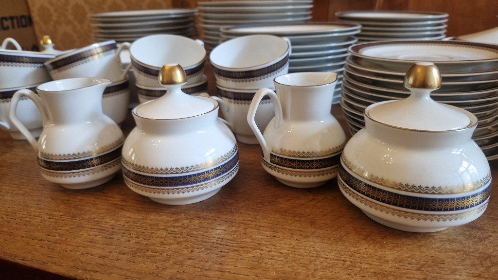Twaalf delig servies, Huis en Inrichting, Keuken | Servies, Ophalen, Klassiek, Zo goed als nieuw, Porselein