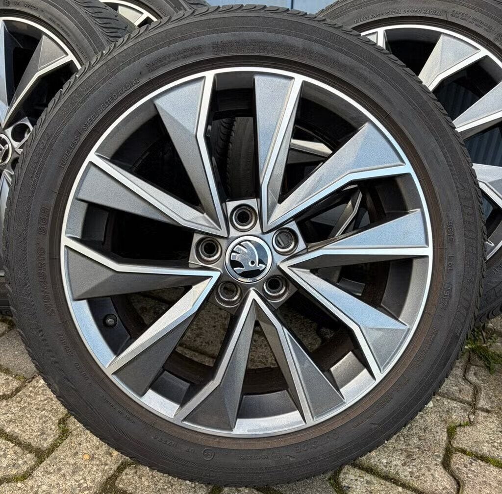 16” Originele Skoda Fabia Rapid Velgen + Zomerbanden, -, Banden en Velgen, Ophalen of Verzenden, -