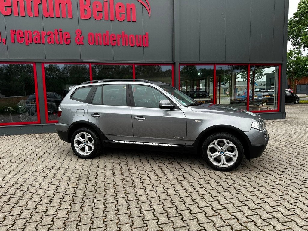 BMW X3 2.0i / Navi / Clima / Cruise / Trekhaak / Leer / Xenp, 4 cilinders, 150 pk, Bedrijf, Handgeschakeld