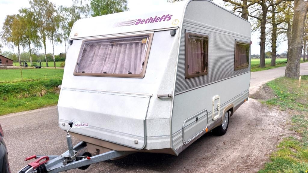 Te Koop: Dethleffs Newline 435T (1994), Caravans en Kamperen, Omvormbare zithoek, Treinzit, 750 - 1000 kg, Particulier